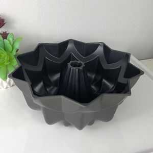 Nordic Ware Bundt Cake Non Stick Baking Pan